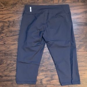 Zella Gray Cropped Leggings